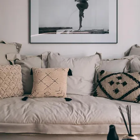 Celia Βίλα Νάουσα