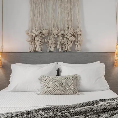 Celia * Νάουσα