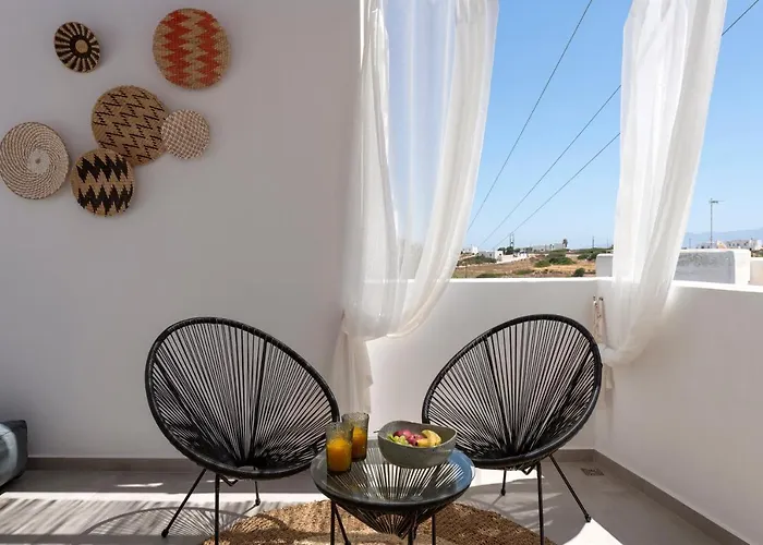 Celia Naousa (Paros)