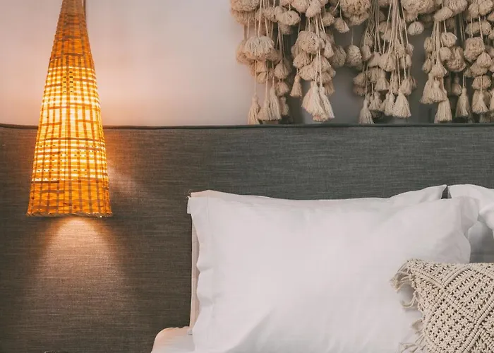 Celia Villa Naousa (Paros)